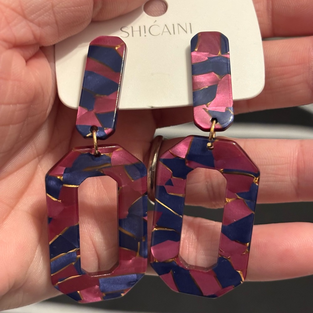 NEW 6 pair of high end acrylic pierced earrings - Picture 6 of 7